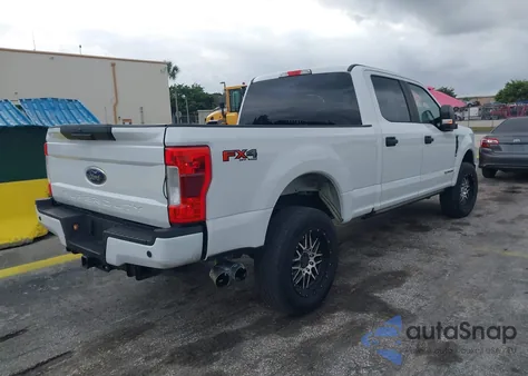 2017 Ford F-250 Xl z USA, uszkodzony, nr VIN 1FT7W2BT3HEB74191